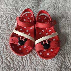 Minnie Mouse Crocs